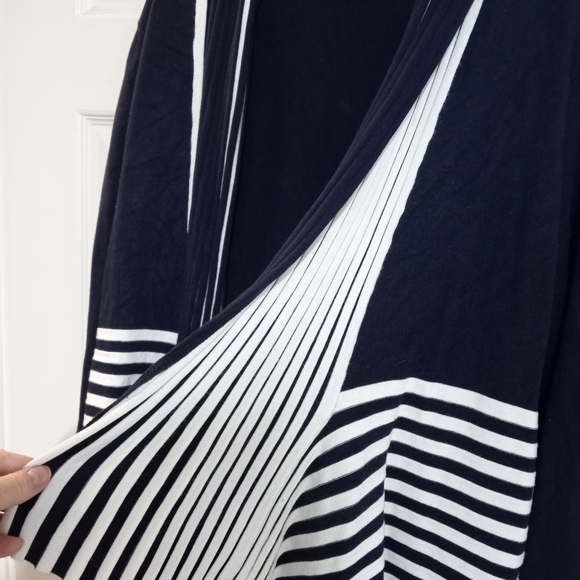 Open front sweater - Picture 3 of 4